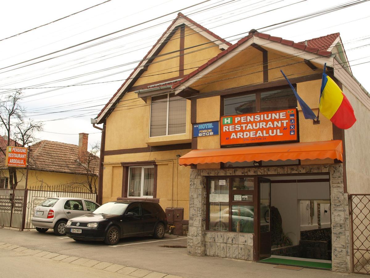 锡比乌 Ardealul酒店 外观 照片